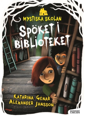 Två barn kikar fram bakom en bokhylla. Ovanför barnen står texten Spöket i biblioteket.